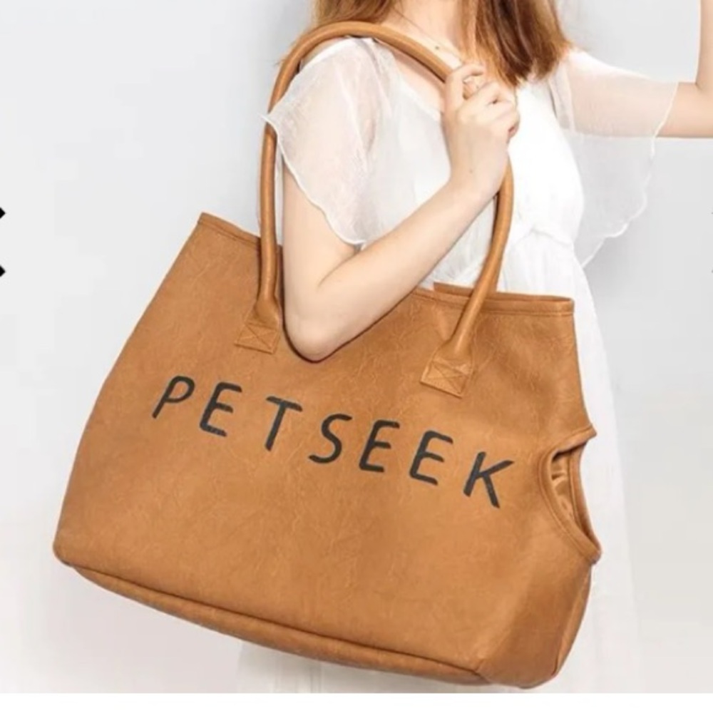 Like new Petseek pet dog cat carrier bag